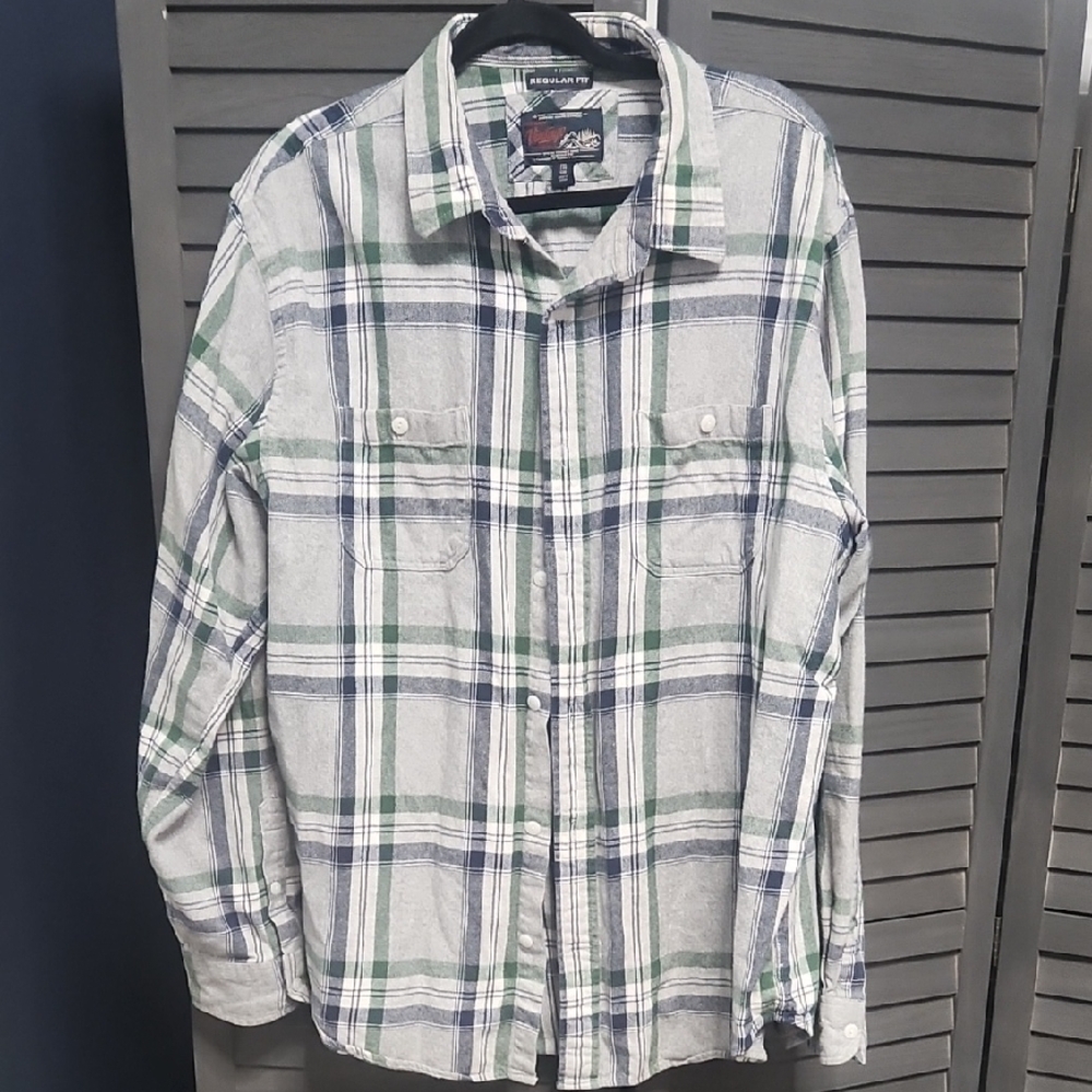 American Eagle Outfitters Gray and Green Plaid Shirt.